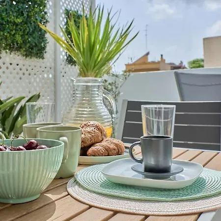 Sunny Cozy Penthouse With A Terrace At Plaza Del Carmen 아파트 *