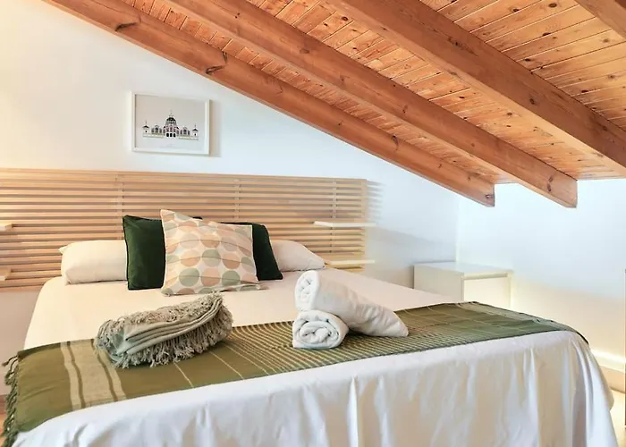Sunny Cozy Penthouse With A Terrace At Plaza Del Carmen